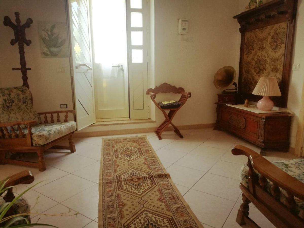Sa Domu Antiga Villa Solarussa Exterior photo