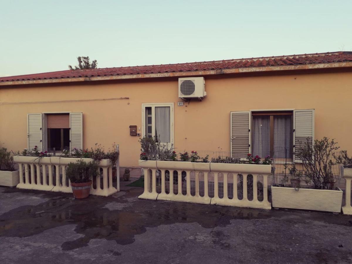 Sa Domu Antiga Villa Solarussa Exterior photo